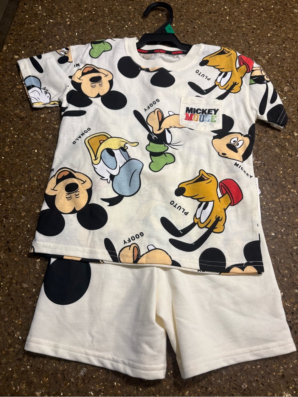 Kids White Graphic set
